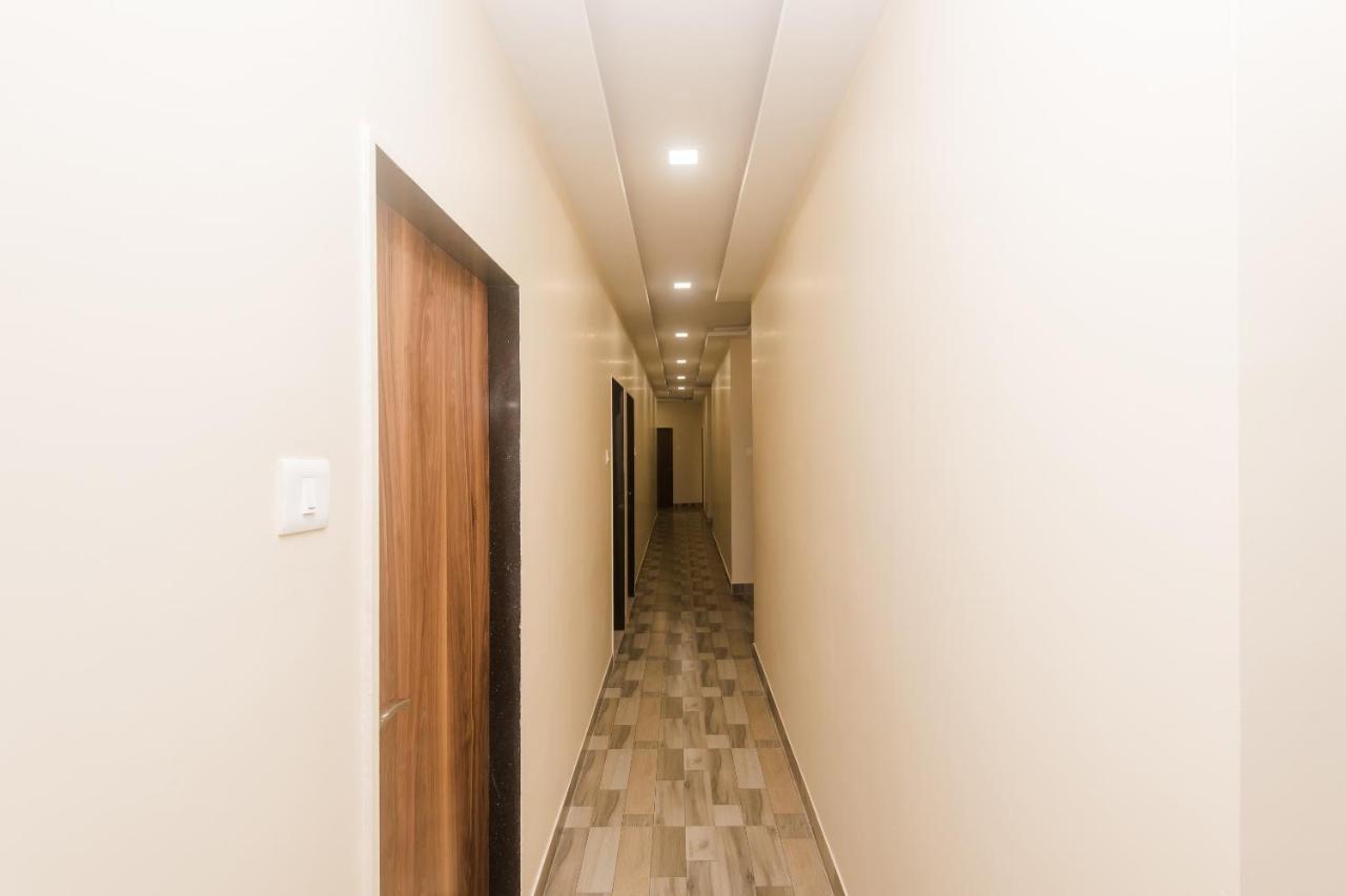 Hotel O Greenforest Near Airport Road Metro Station Mumbai Kültér fotó
