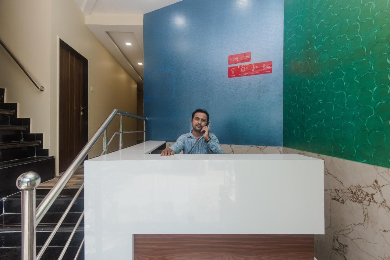 Hotel O Greenforest Near Airport Road Metro Station Mumbai Kültér fotó