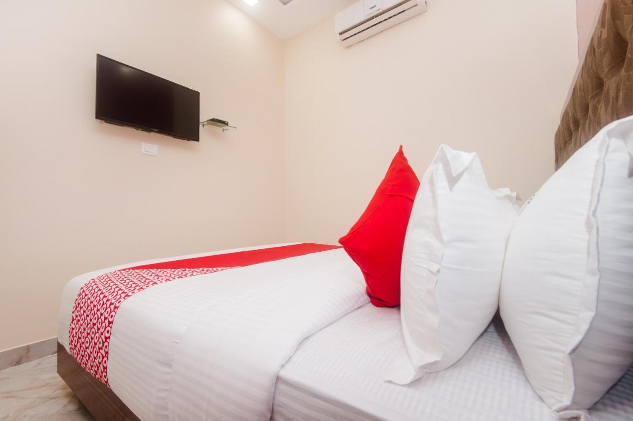 Hotel O Greenforest Near Airport Road Metro Station Mumbai Kültér fotó
