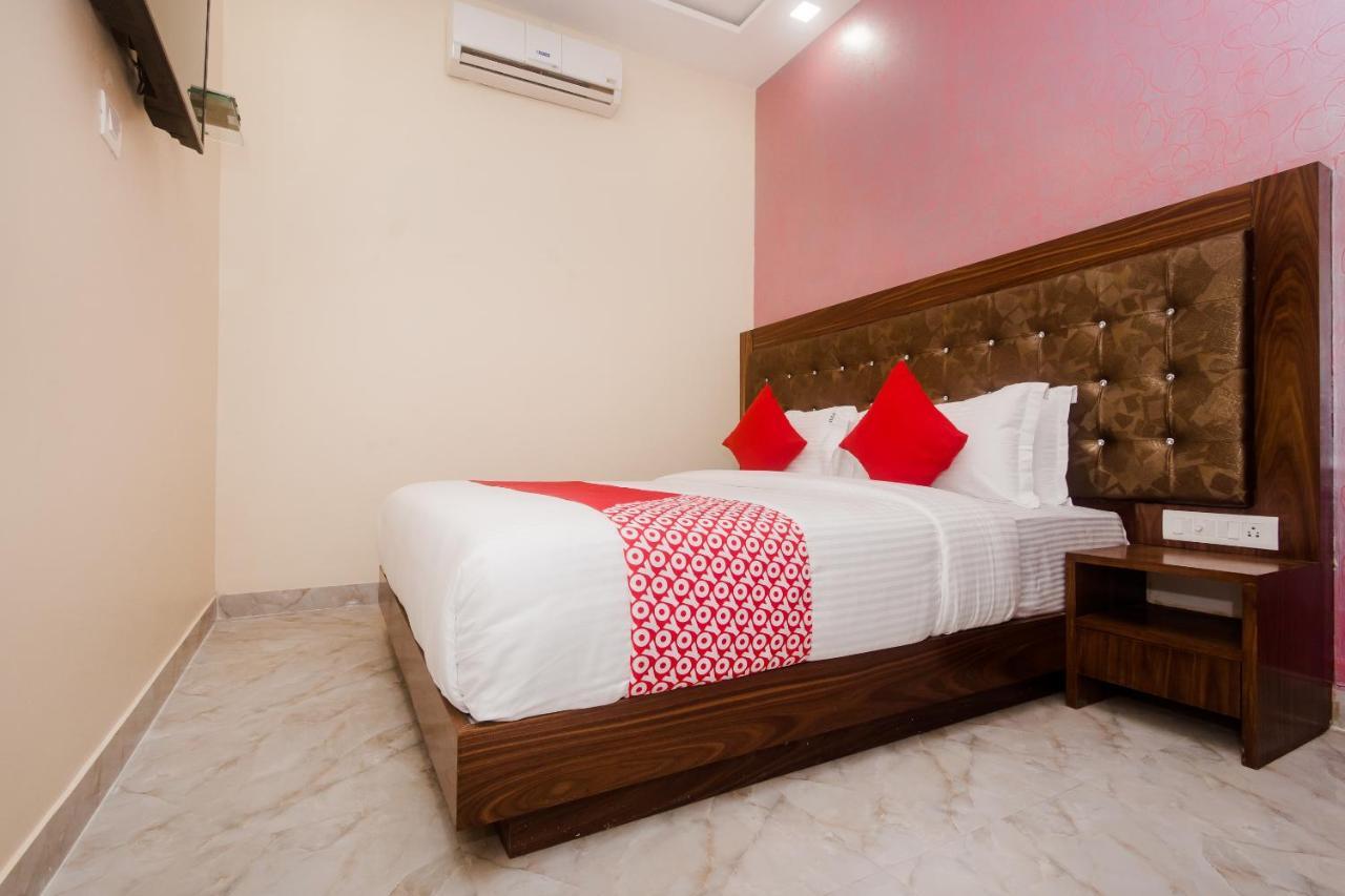 Hotel O Greenforest Near Airport Road Metro Station Mumbai Kültér fotó